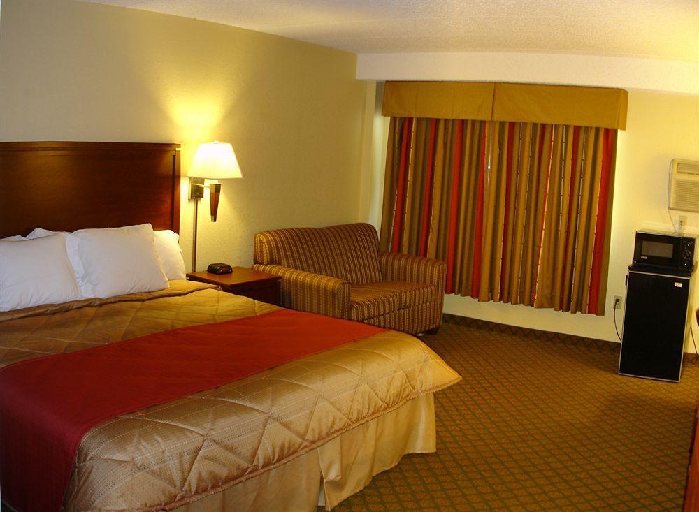 Red River Inn & Suites Fargo Extérieur photo