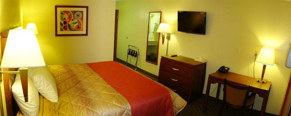Red River Inn & Suites Fargo Extérieur photo