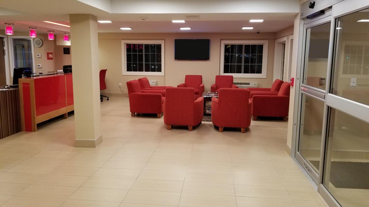 Red River Inn & Suites Fargo Extérieur photo
