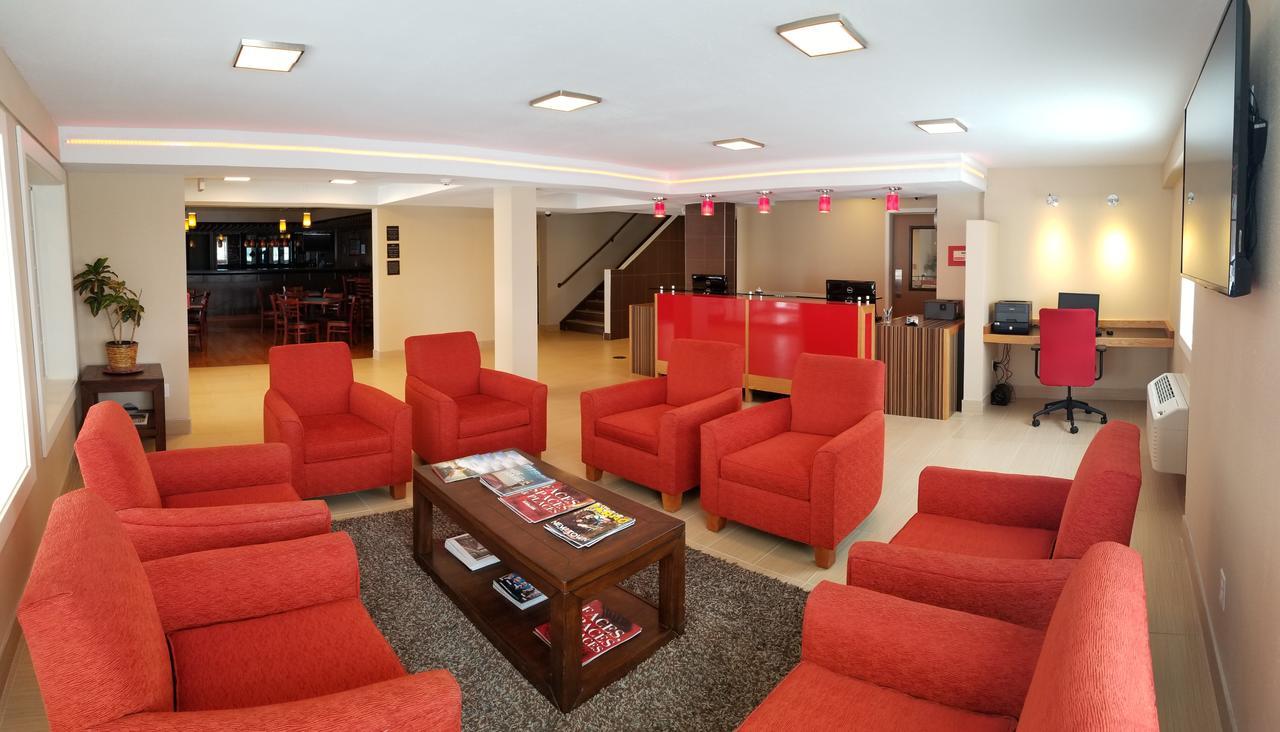 Red River Inn & Suites Fargo Extérieur photo