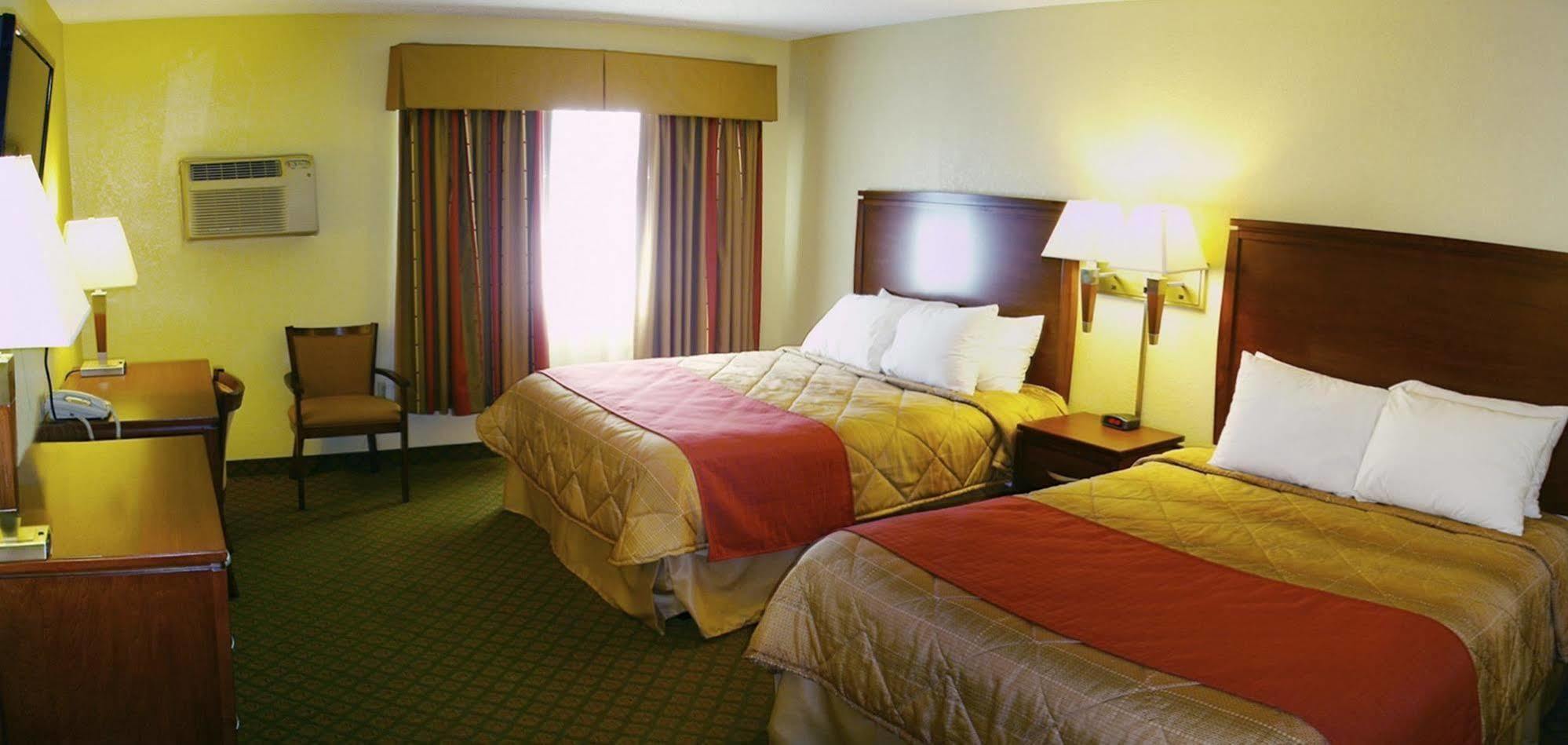 Red River Inn & Suites Fargo Extérieur photo