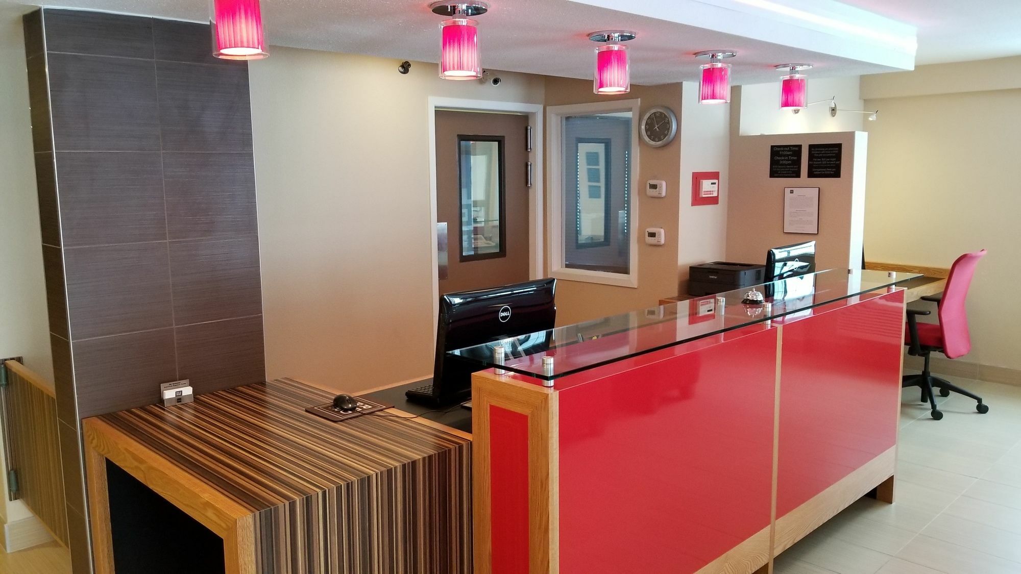 Red River Inn & Suites Fargo Extérieur photo