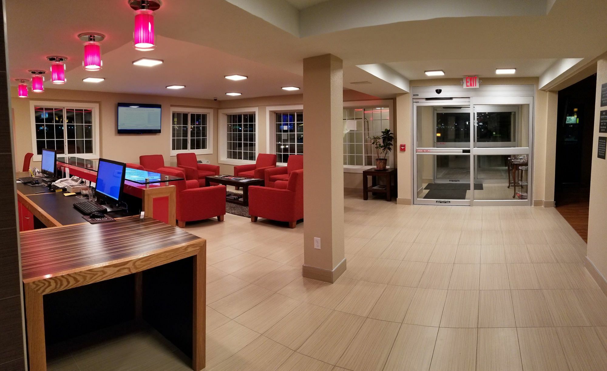 Red River Inn & Suites Fargo Extérieur photo